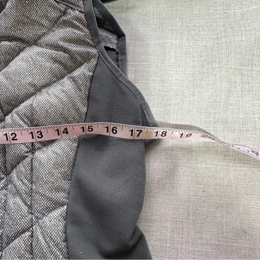 Michael Kors Puffer Vest - Picture 5 of 8